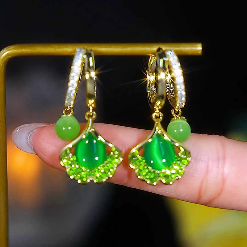 铜合金耳饰 B124银杏叶绿挂坠耳环高级感独特耳扣小众气质耳饰女