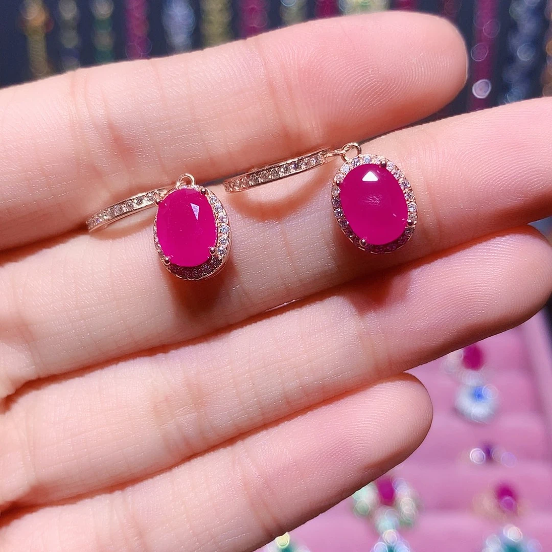 银S925镶嵌红宝石耳饰