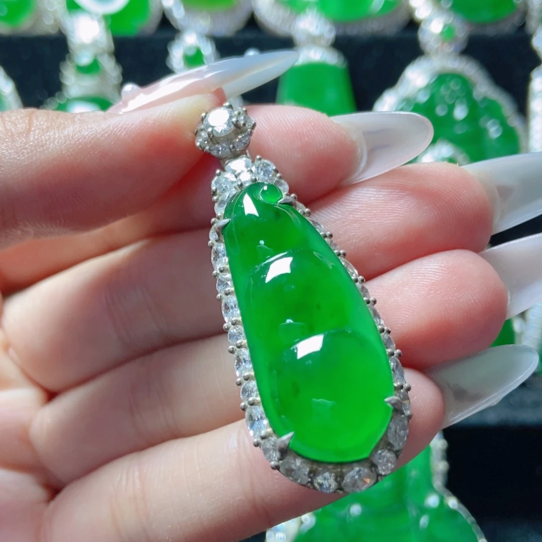 翡翠银S925镶嵌颈饰A****扰