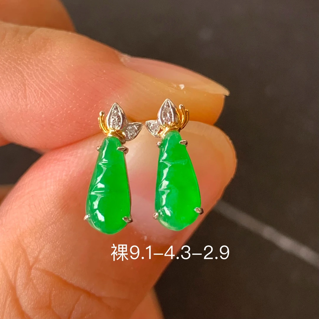 高冰阳绿福豆天然翡翠翡翠耳钉 镶嵌精致 女生配饰
