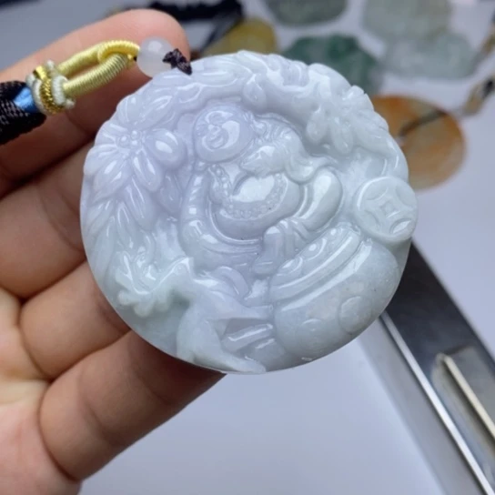 翡翠未镶嵌颈饰翡翠