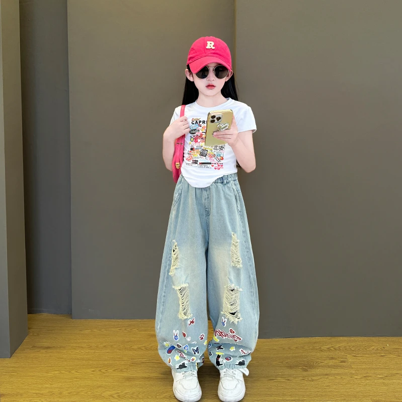 女童夏装2025新款中大童韩版宽松休闲T恤破洞印花弯刀牛仔裤套装