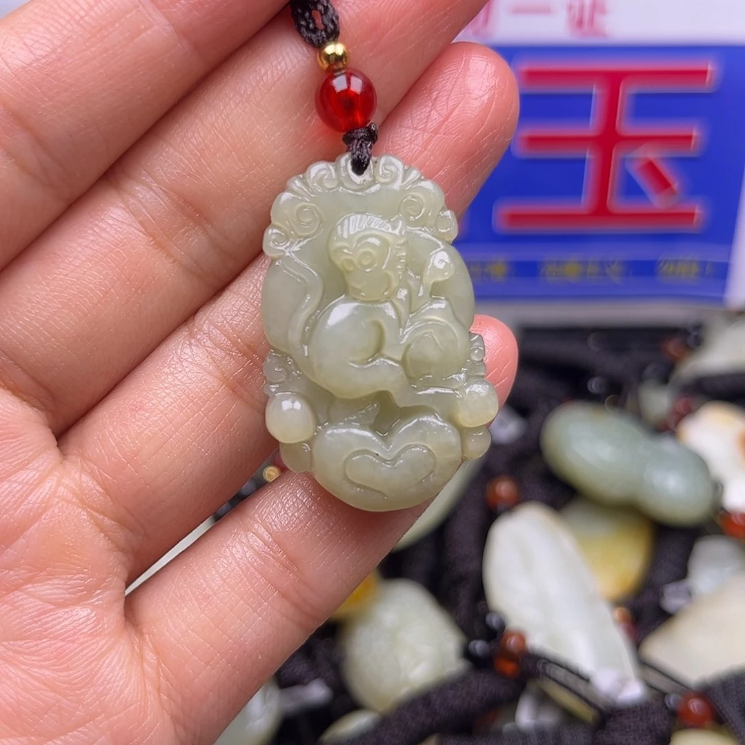 颈饰未镶嵌和田玉