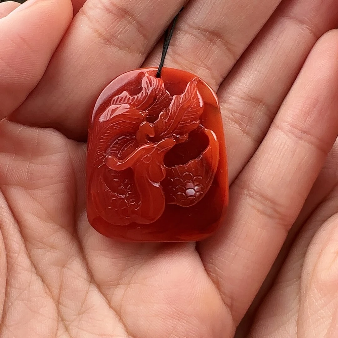 南红玛瑙吊坠未镶嵌