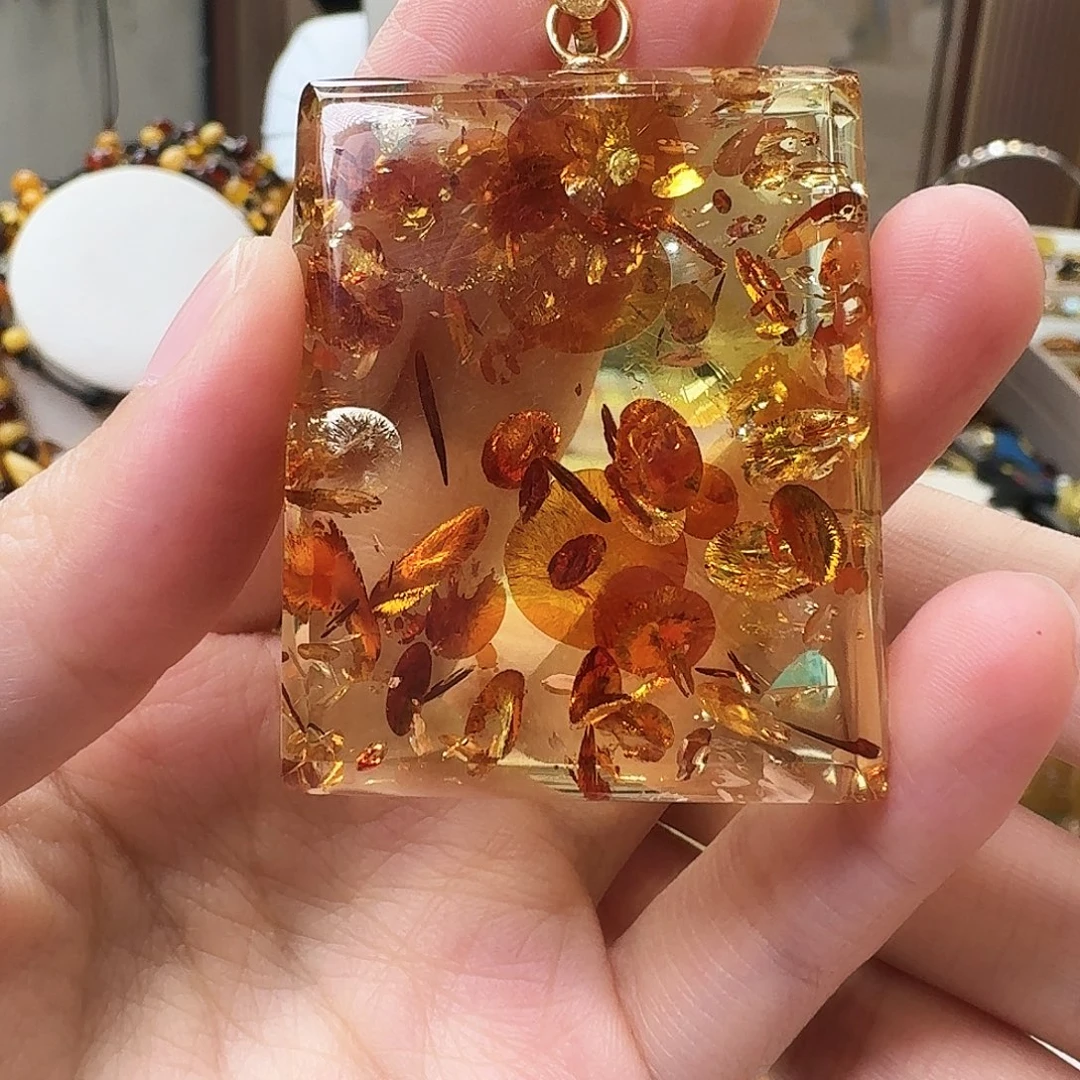 琥珀未镶嵌颈饰吊坠