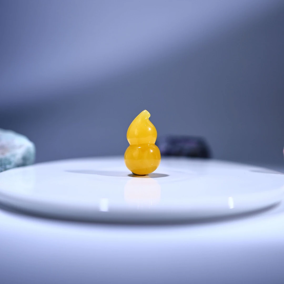 【颜如蜜珠宝】简约时尚精致款焦皮鸡油红蜜蜡宝葫芦吊坠挂件RY018