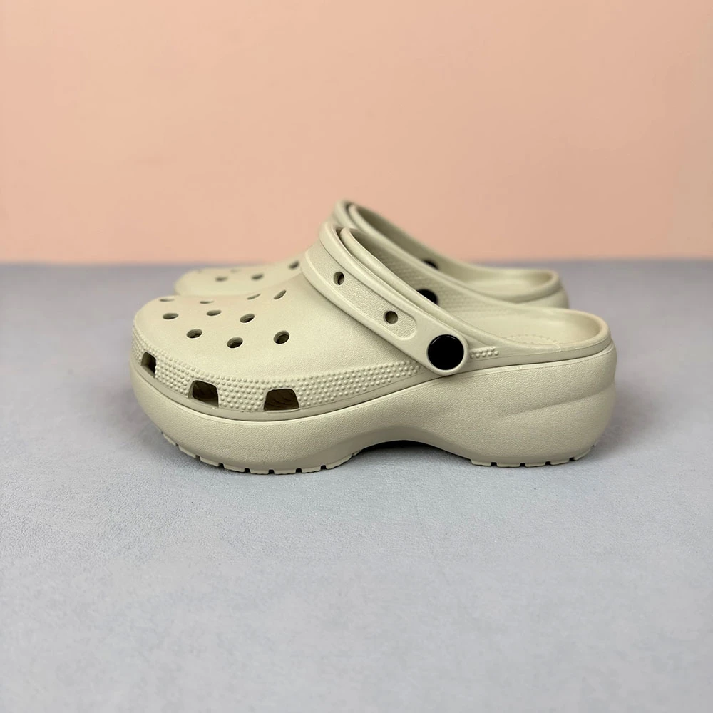 云朵洞洞鞋(跟高4.1cm)凉鞋女款2025新款爆款厚底海边拖 女鞋外穿