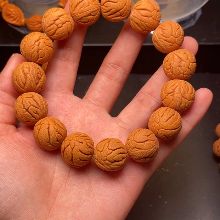 桃核手串金丝龙珠18