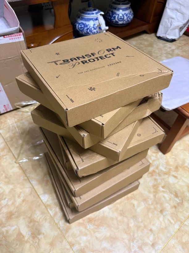 TF家族三代无卡全套官周固配清仓甩卖TOP登陆少年