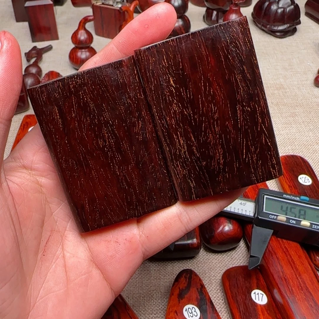 檀香紫檀（小叶紫檀）李****?