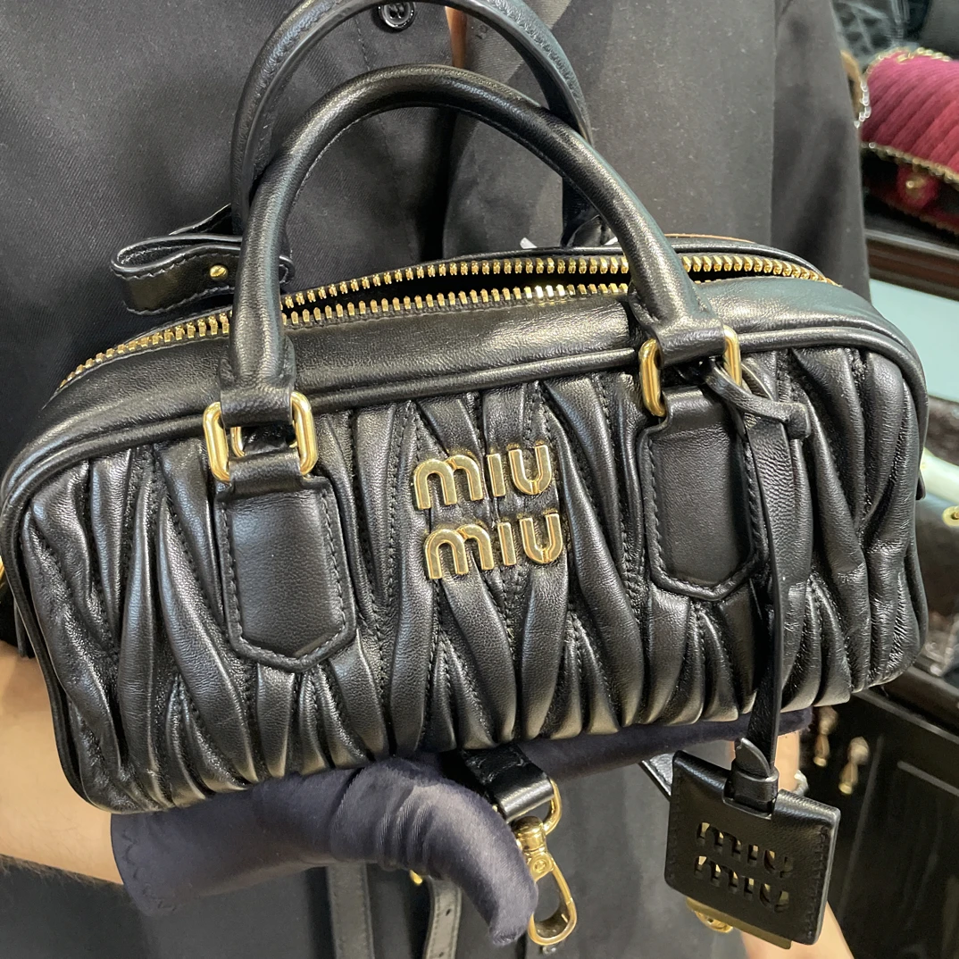 95新 MIU MIU/缪缪 夏七中古/缪缪黑色保龄球