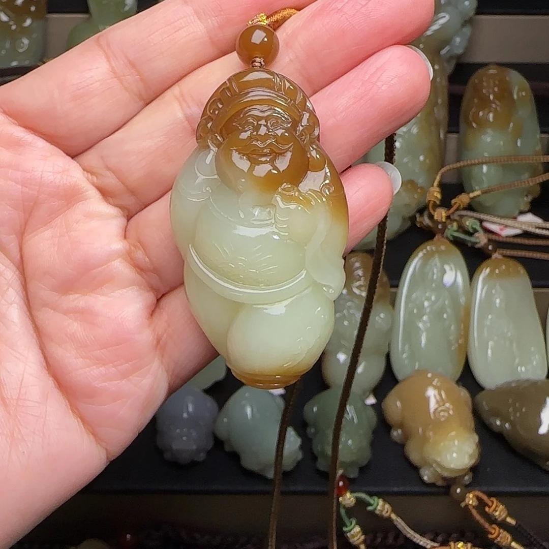 双***语和田玉未镶嵌颈饰