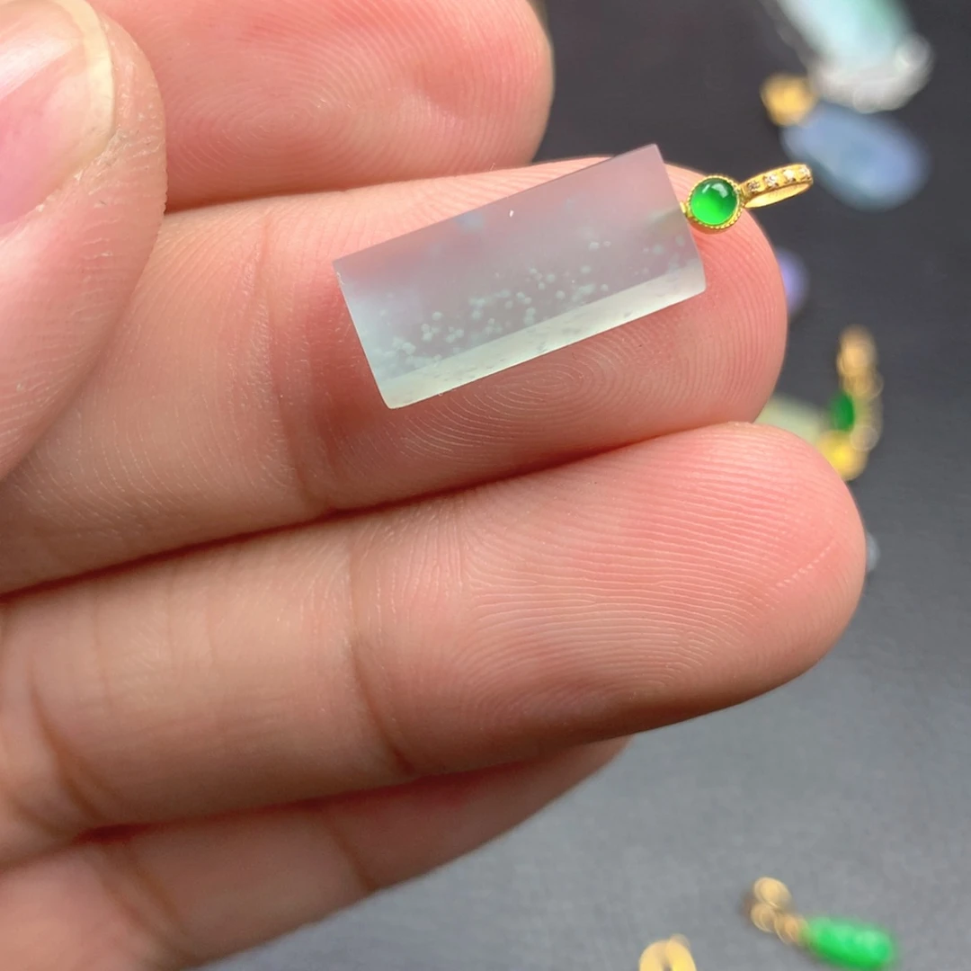 【闪购商品】颈饰18K金镶嵌翡翠翡翠