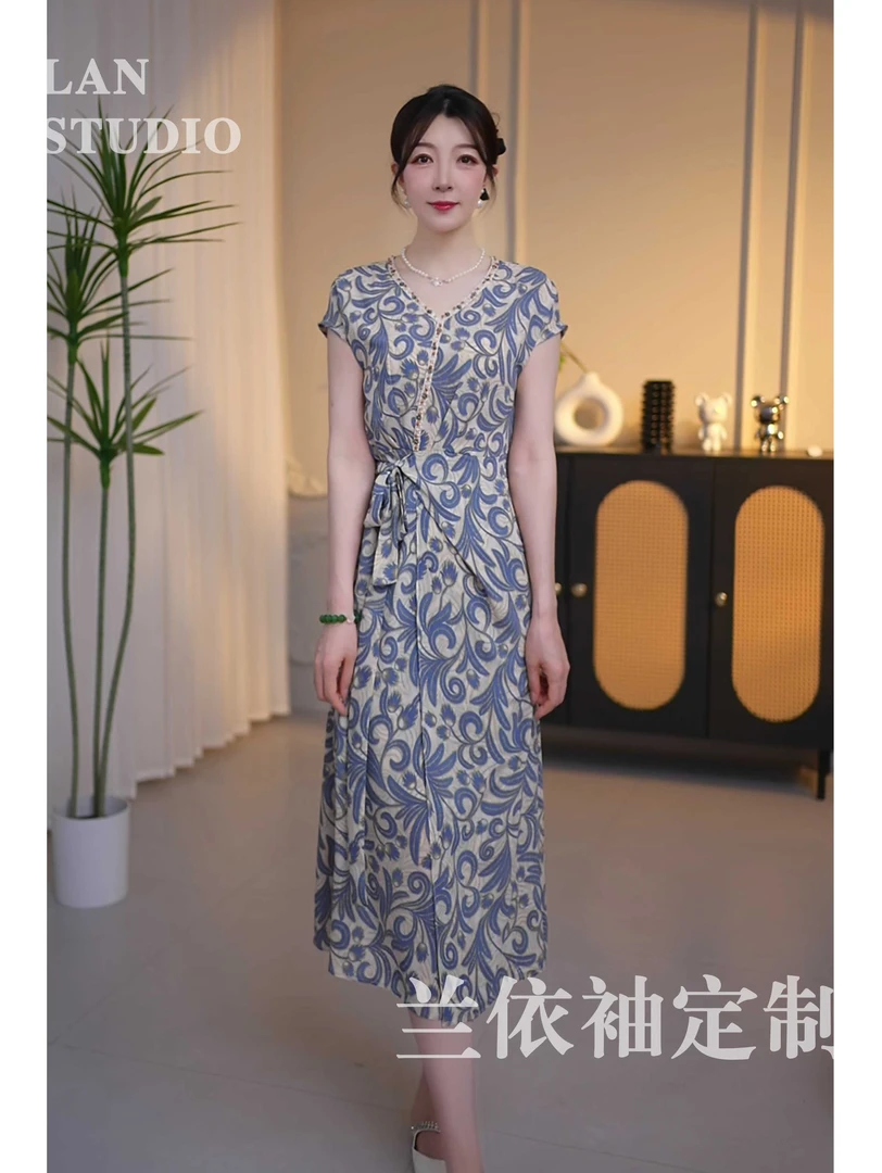 兰依袖-小桥流水 蓝白优雅小碎花复古带腰带气质时尚夏季A摆长裙