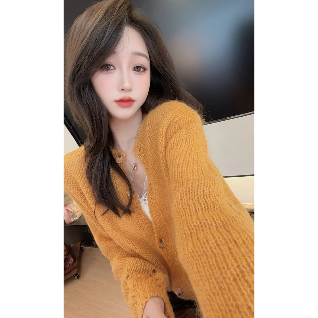 【陈陈私服】氛围感软糯橘色毛衣洋气减龄显瘦长袖针织衫25091901