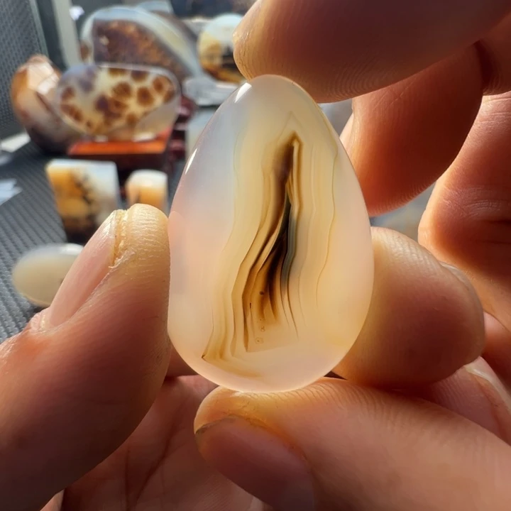 未镶嵌玛瑙/玉髓珠宝奇石