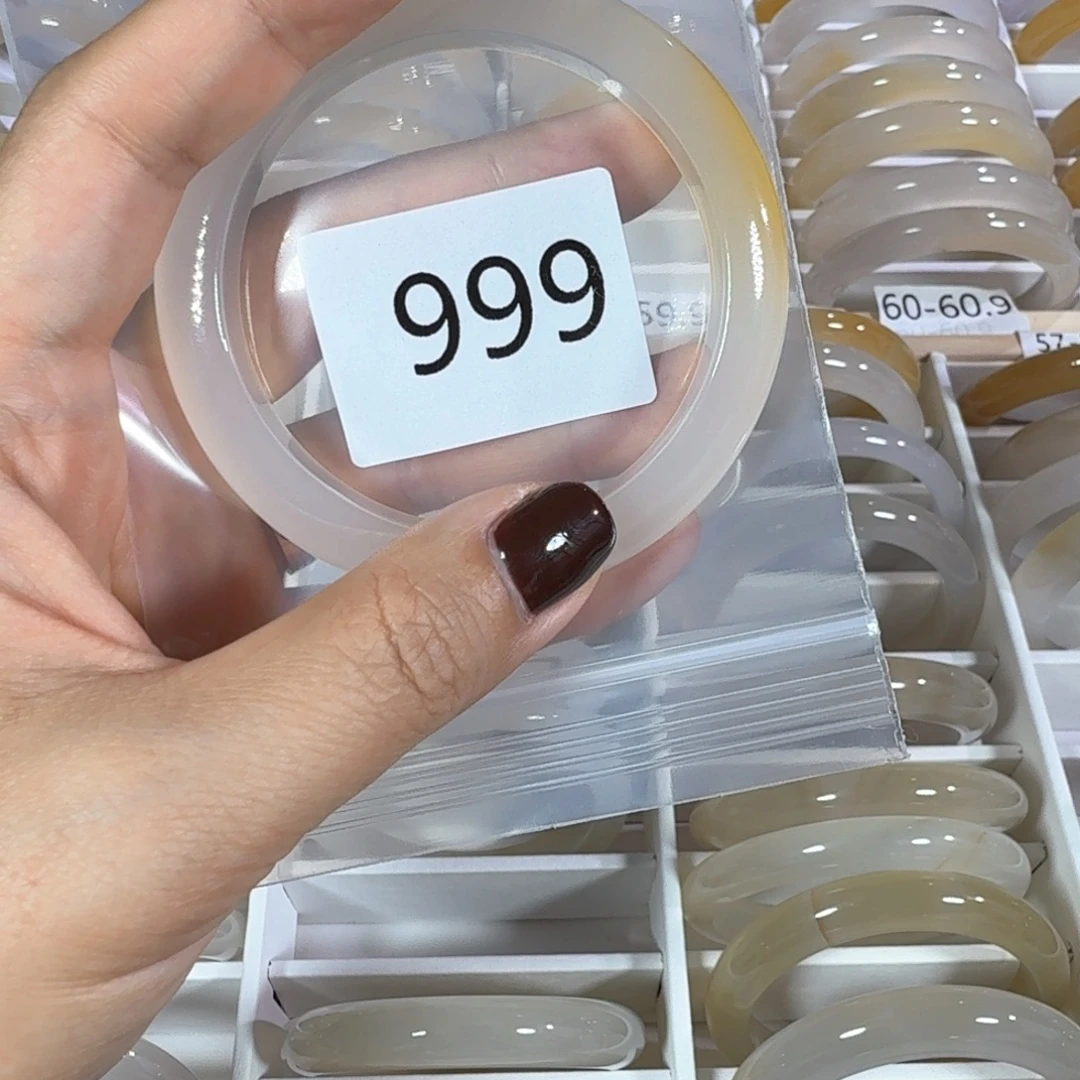 ꪑ***顧玛瑙/玉髓未镶嵌手镯