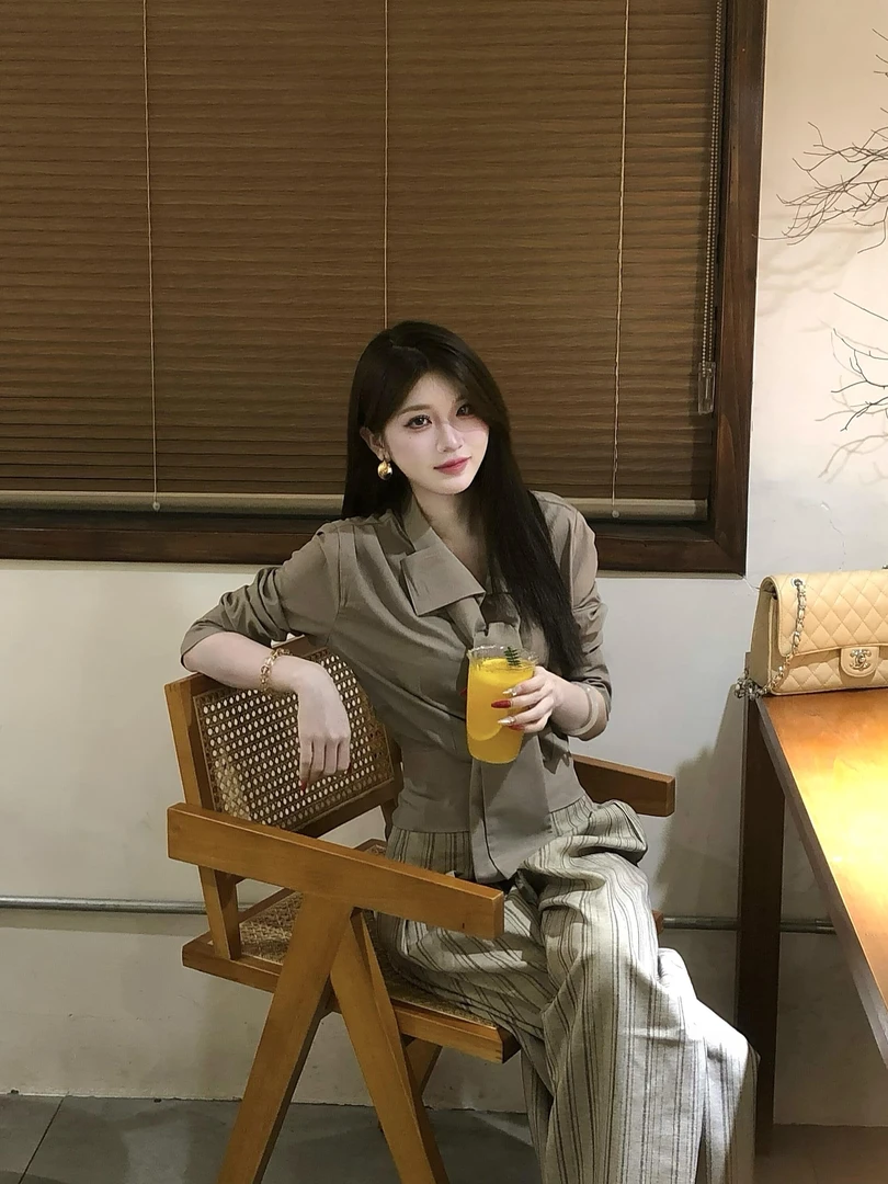 慵懒感宽松通勤百搭系带气质简约显瘦长袖衬衫女条纹阔腿裤套装