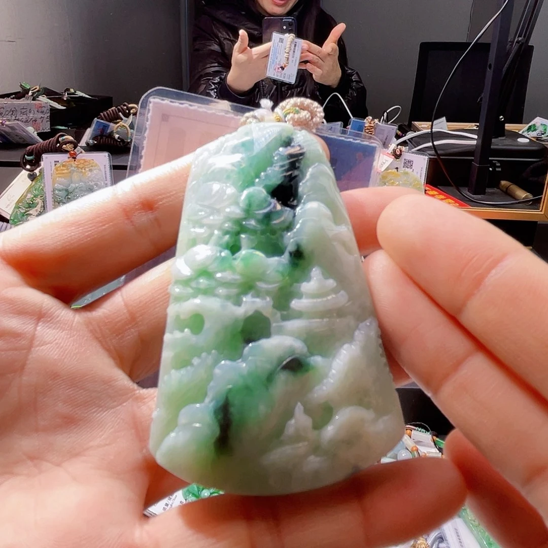 颈饰未镶嵌翡翠凌*一