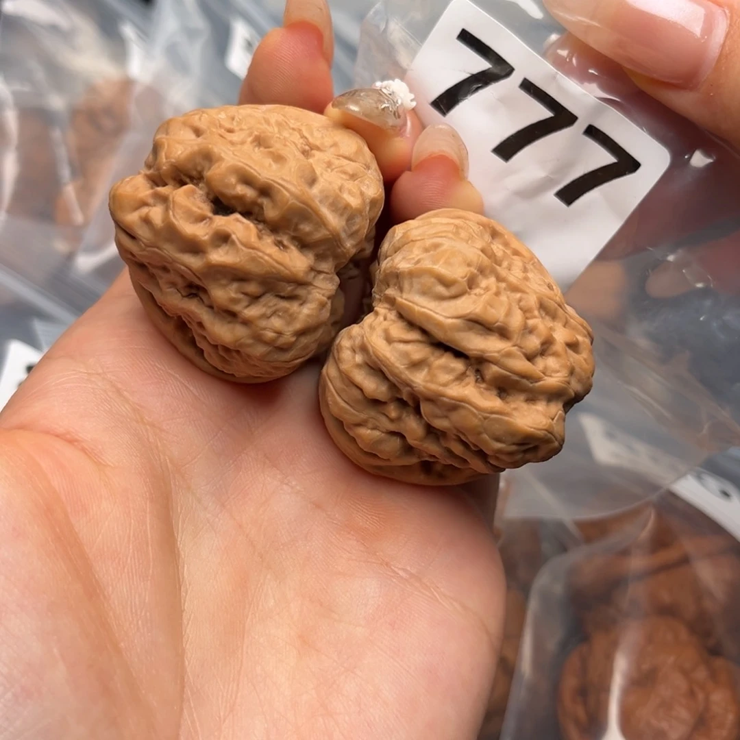 文玩核桃把件肚45边40.5