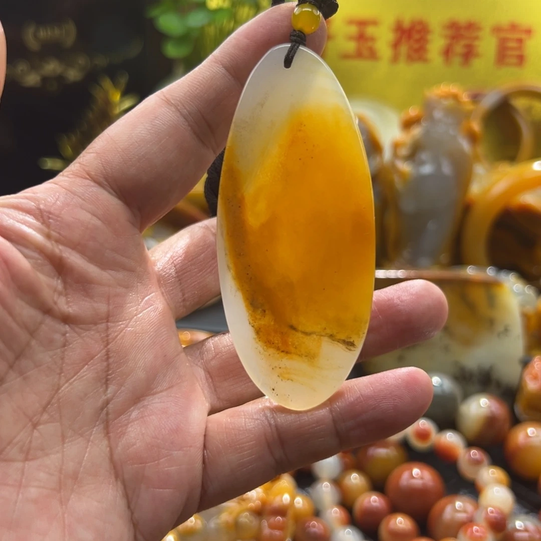 石英质玉未镶嵌颈饰