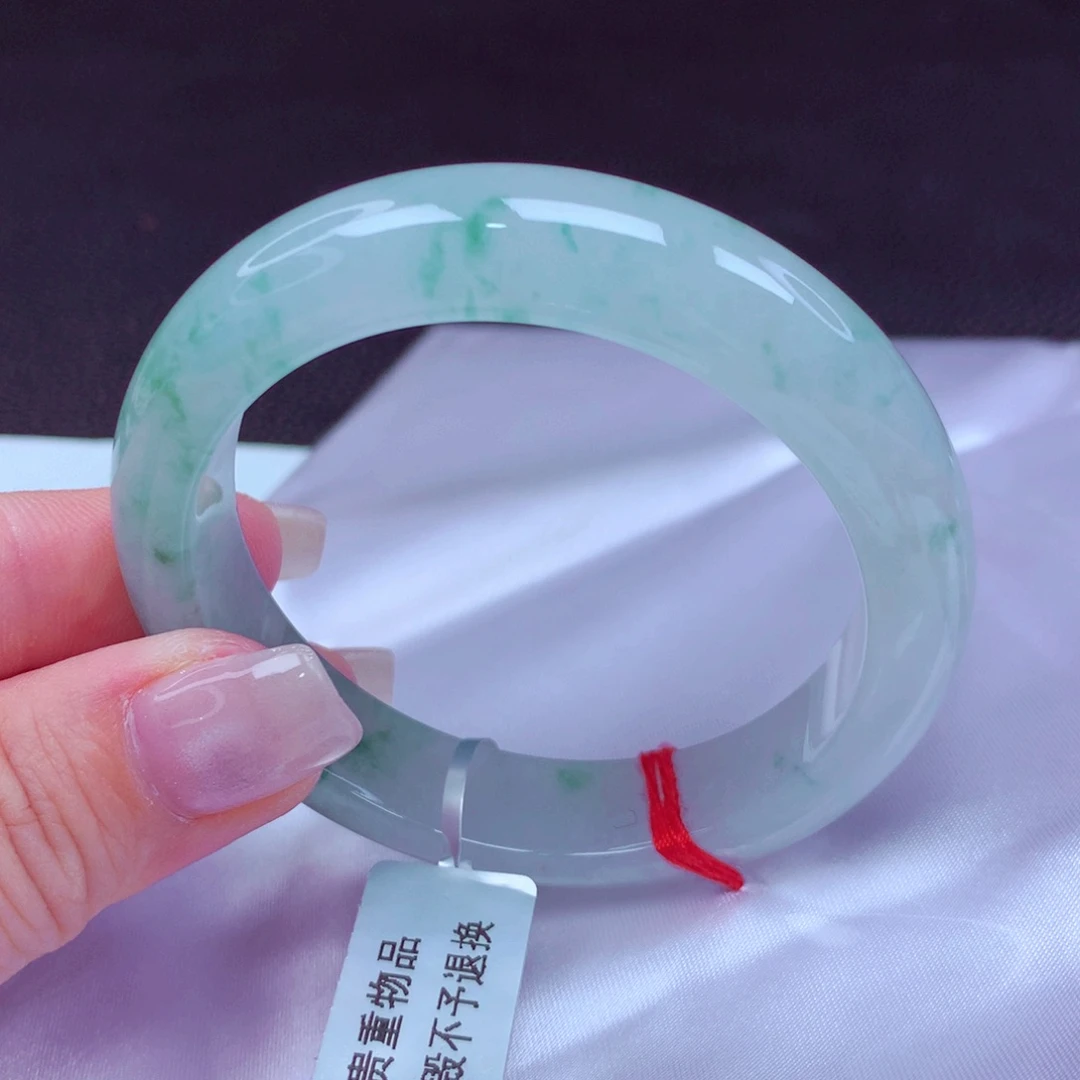 翡翠手镯未镶嵌手镯88