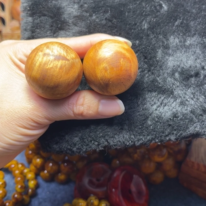 琥珀木原木闪电纹保健球3.5