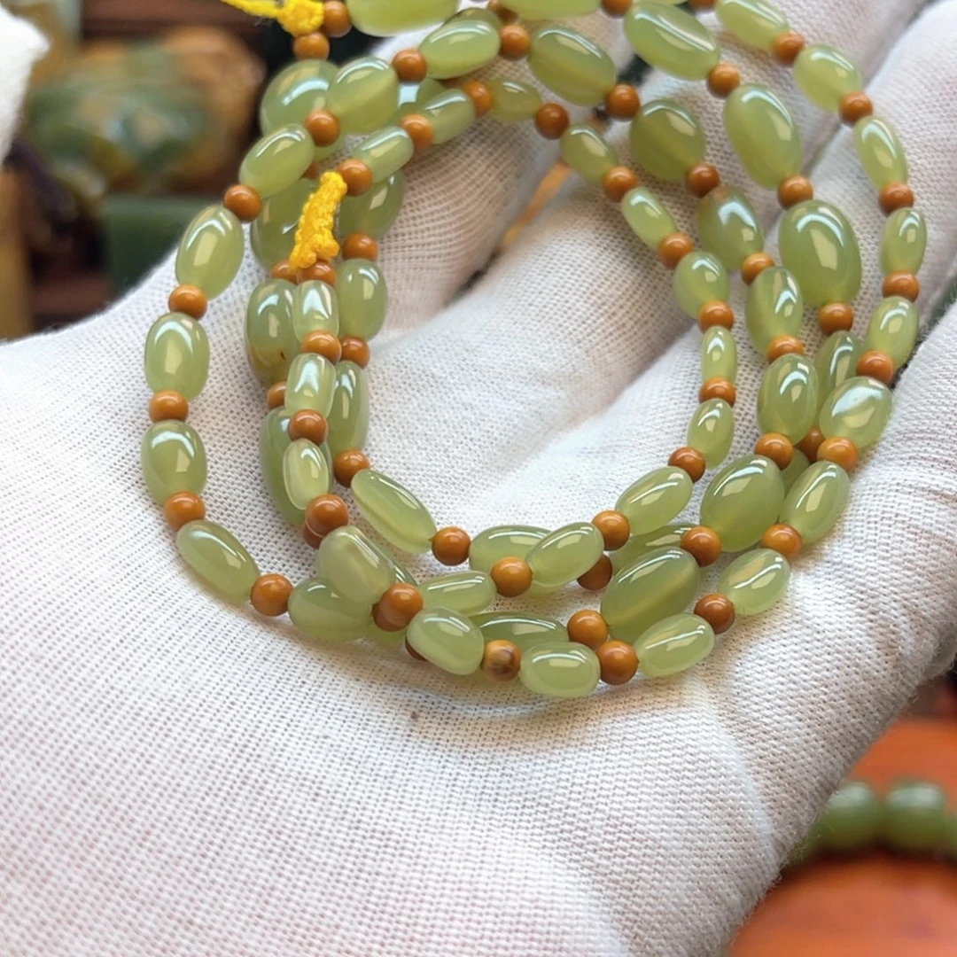 灰****手链未镶嵌岫岩河磨玉（透闪石质玉）