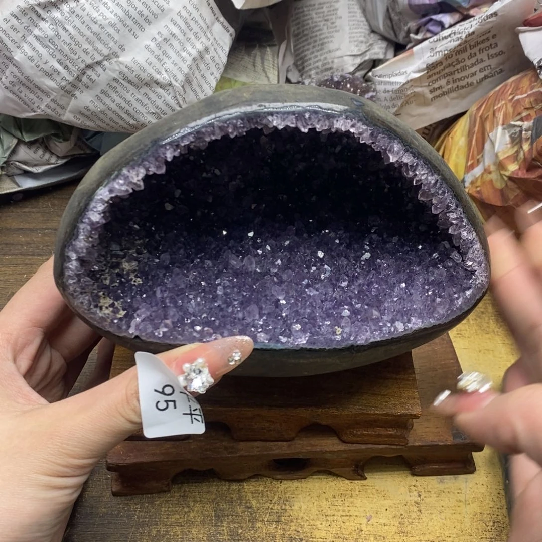 紫晶乌拉圭未镶嵌