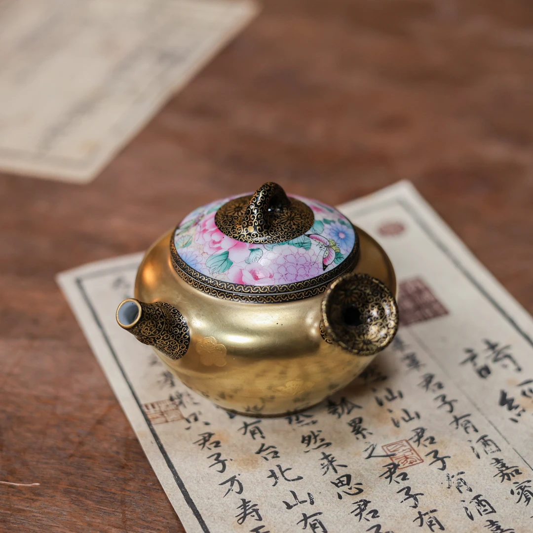 【梵田里】黑边金地-华隐堂&梵田里-万花侧把壶-135ml（华隐S1199）