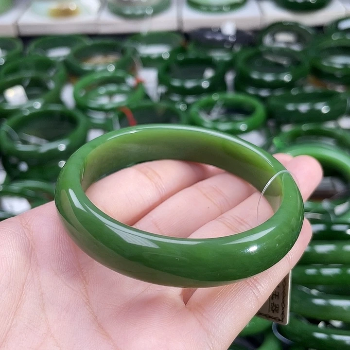 和田玉（碧玉）手镯未镶嵌