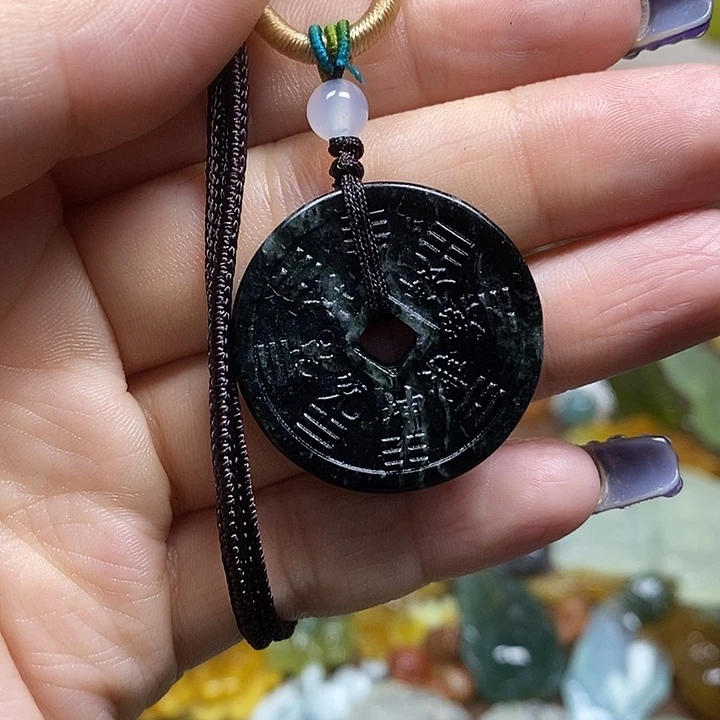 蛇纹石玉吊坠未镶嵌