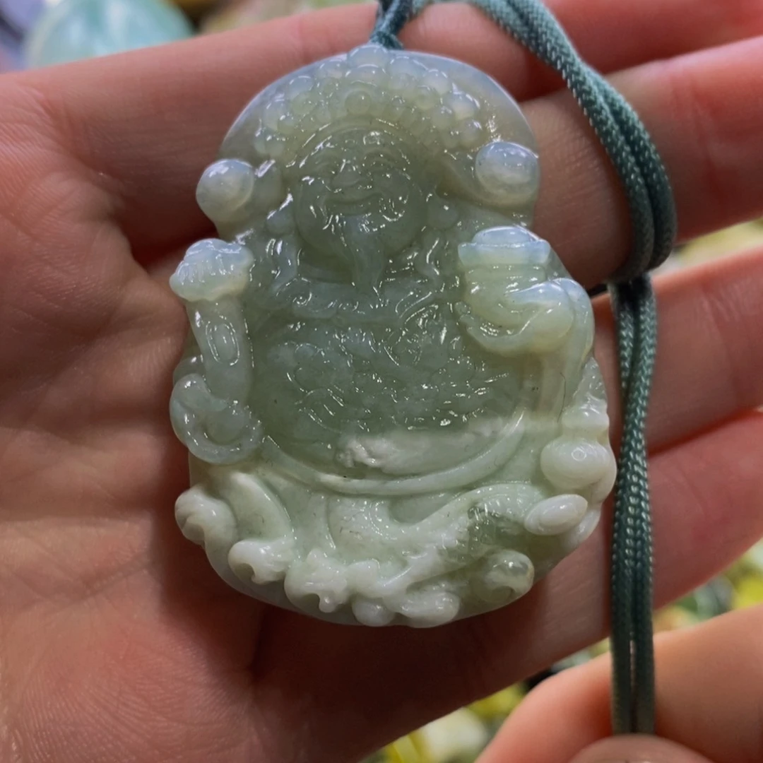 蛇纹石玉吊坠未镶嵌