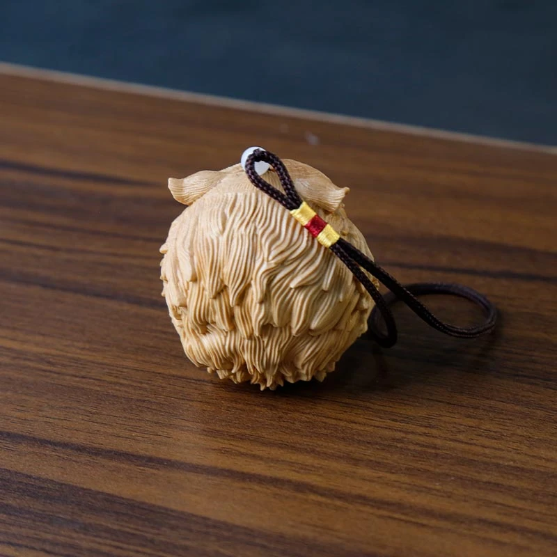 周广胜戴绳虎头黄杨挂件