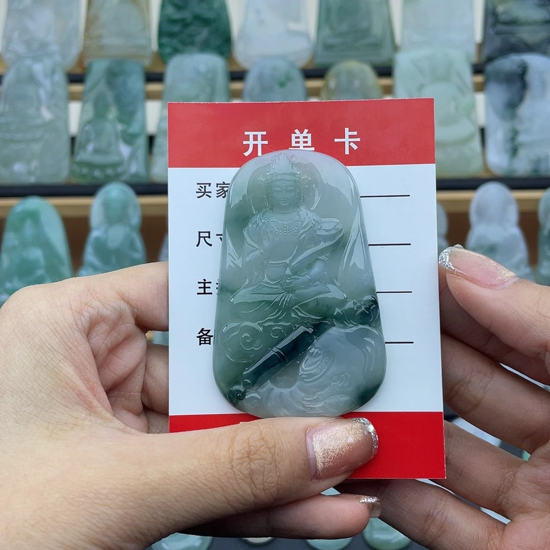 翡翠未镶嵌颈饰普贤菩萨