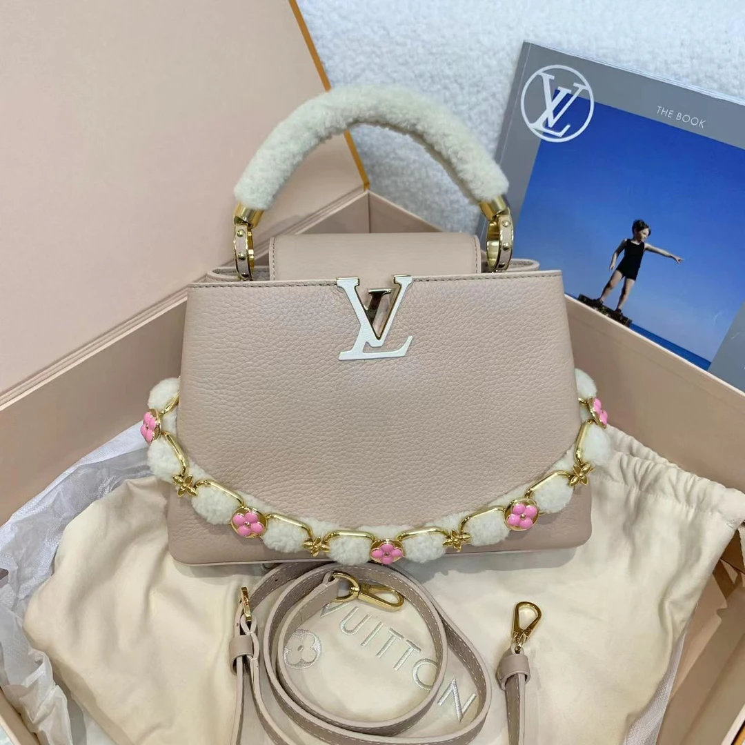 99新 LouisVuitton/路易威登 壹臻/粉羊羔毛capucinesbb 85916012