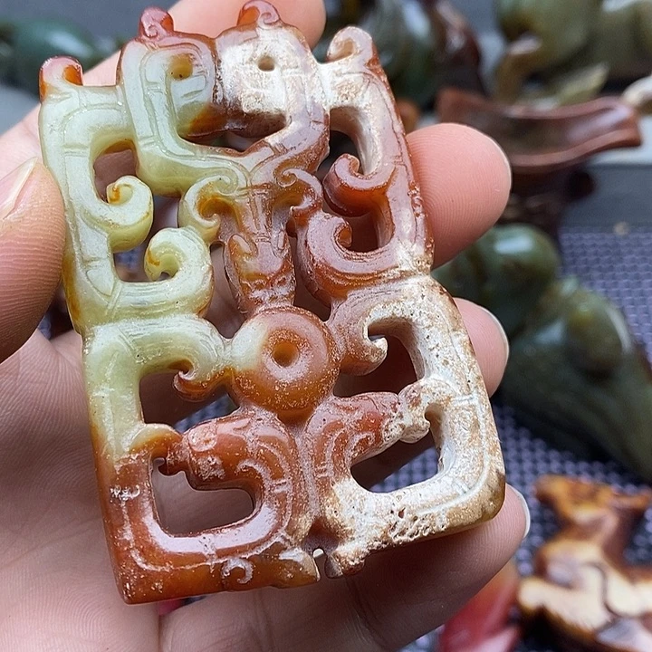 未镶嵌蛇纹石玉颈饰