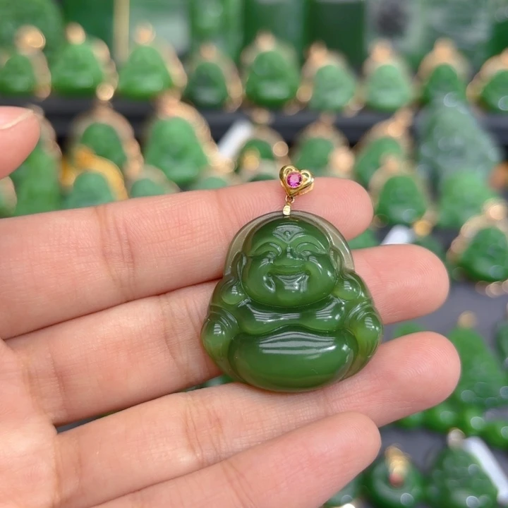 颈饰18K金镶嵌和田玉（碧玉）