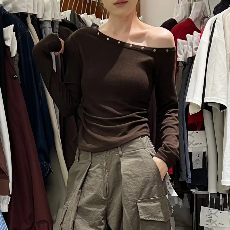 美式甜酷辣妹chic铆钉斜领露肩长袖T恤女装港味褶皱收腰打底上衣