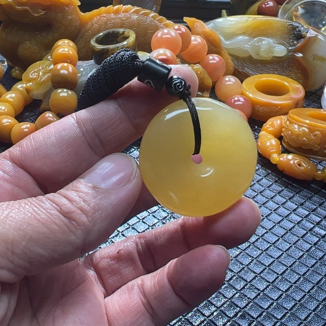 石英质玉未镶嵌颈饰