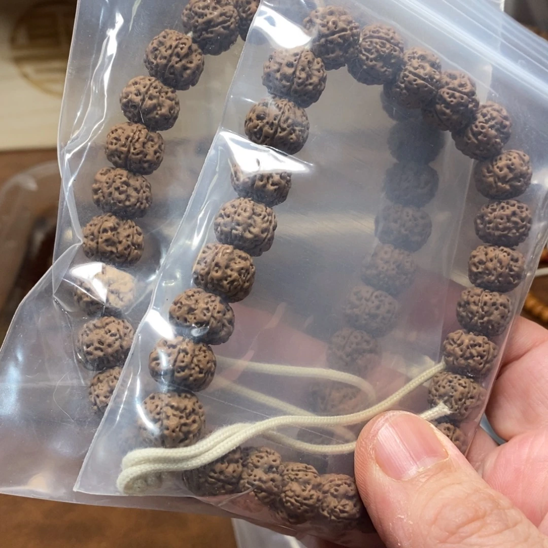手串金刚菩提红方印12左右