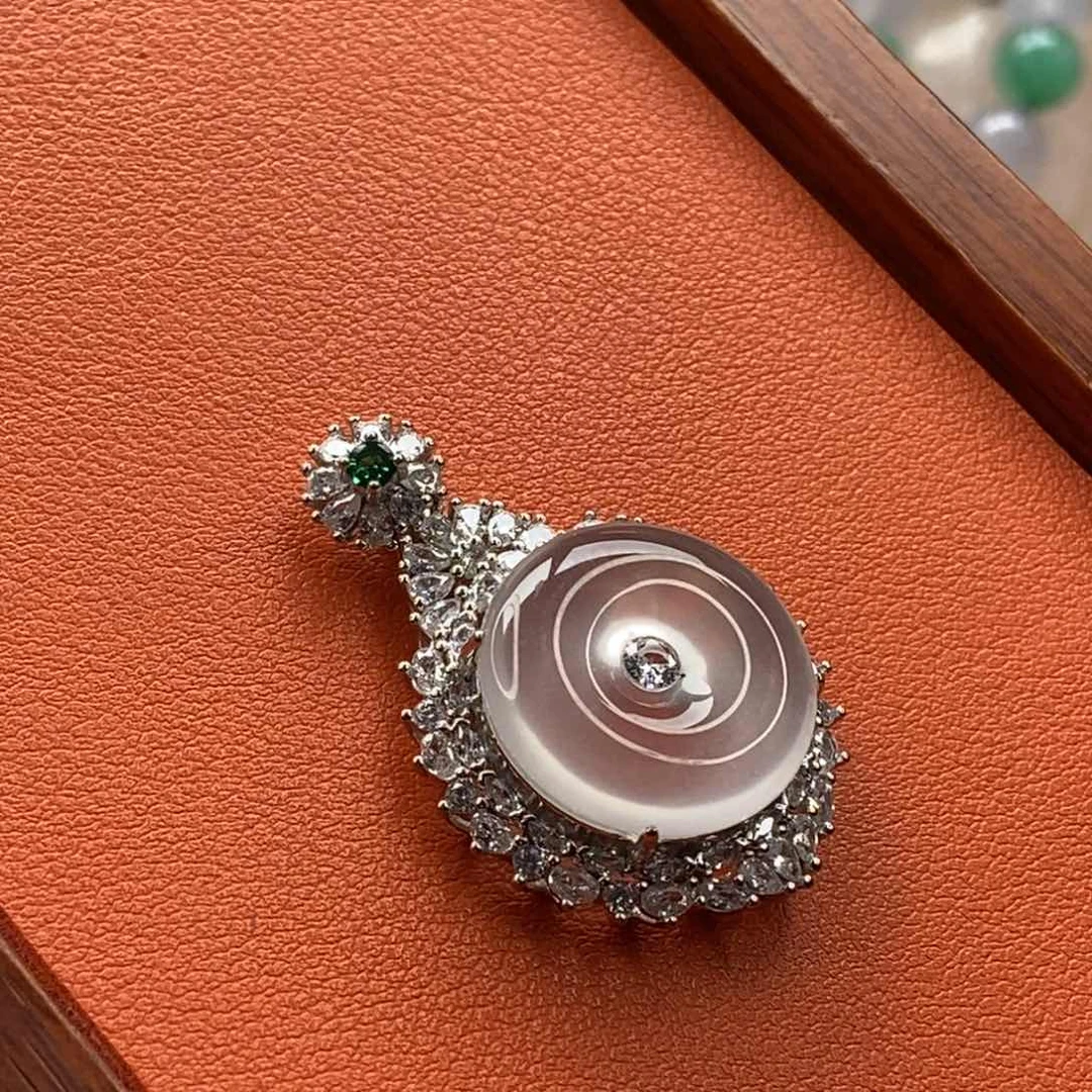 石英质玉颈饰银S925镶嵌e***屋