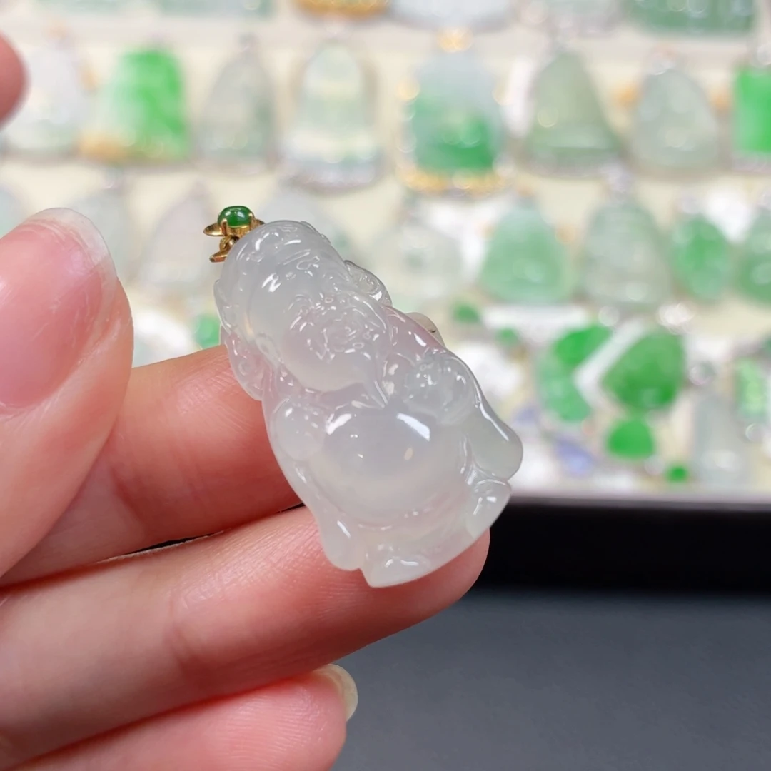 颈饰18K金镶嵌翡翠