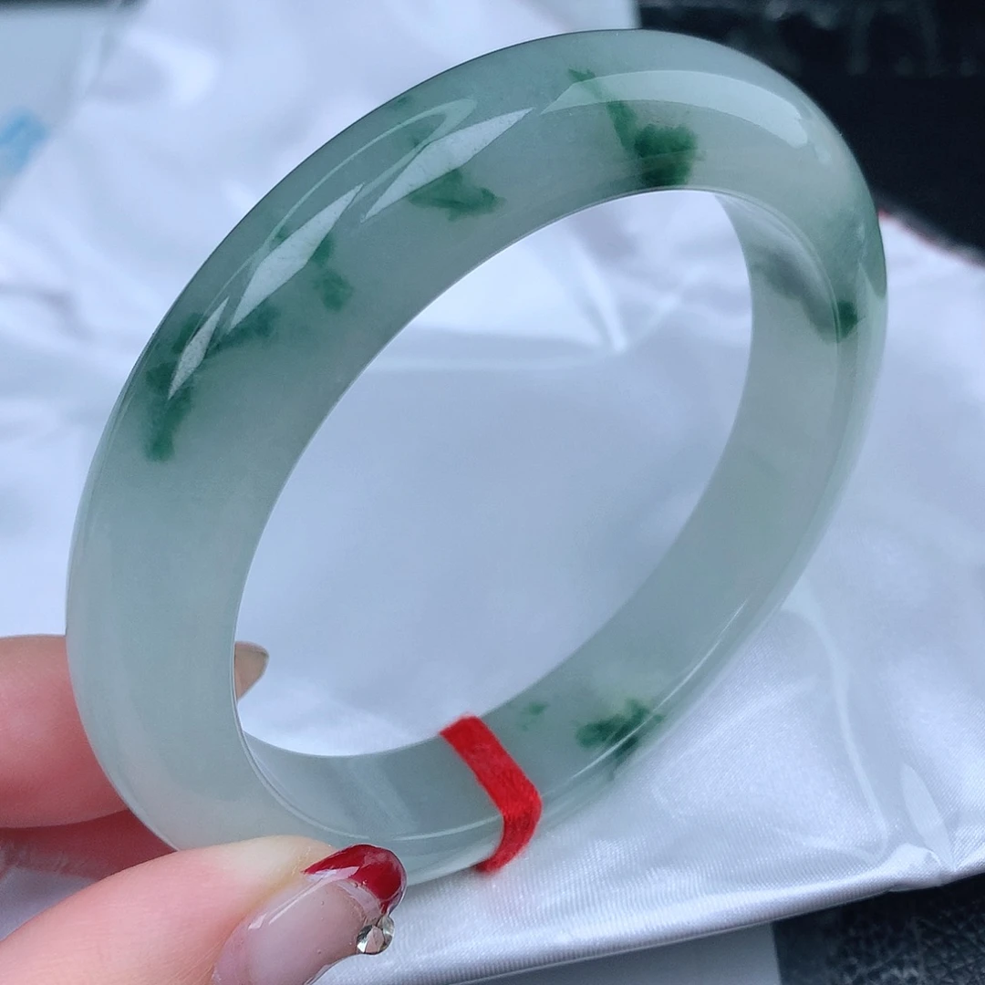 翡翠手镯未镶嵌天然