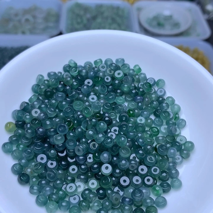 散珠翡翠卡2.8乘4.5冰蓝水算盘100个