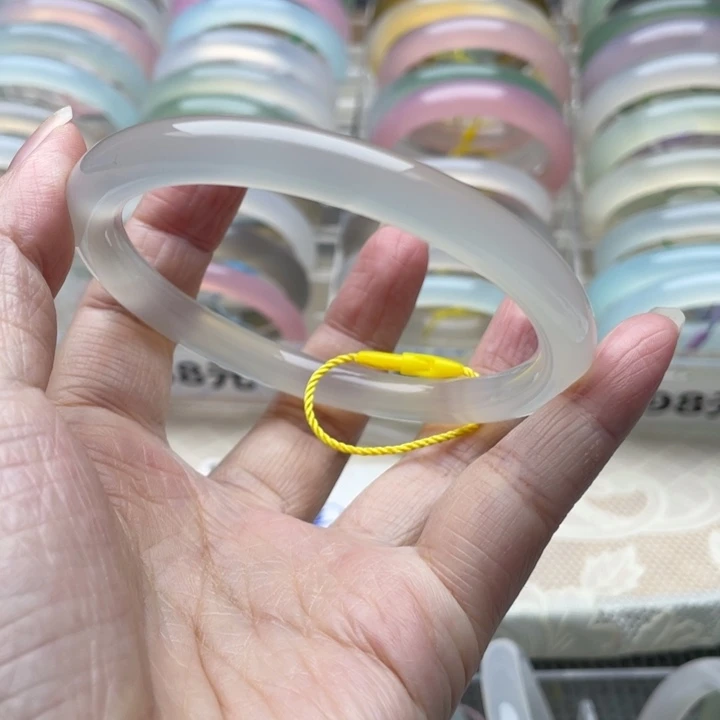 手镯玛瑙/玉髓未镶嵌64圈口