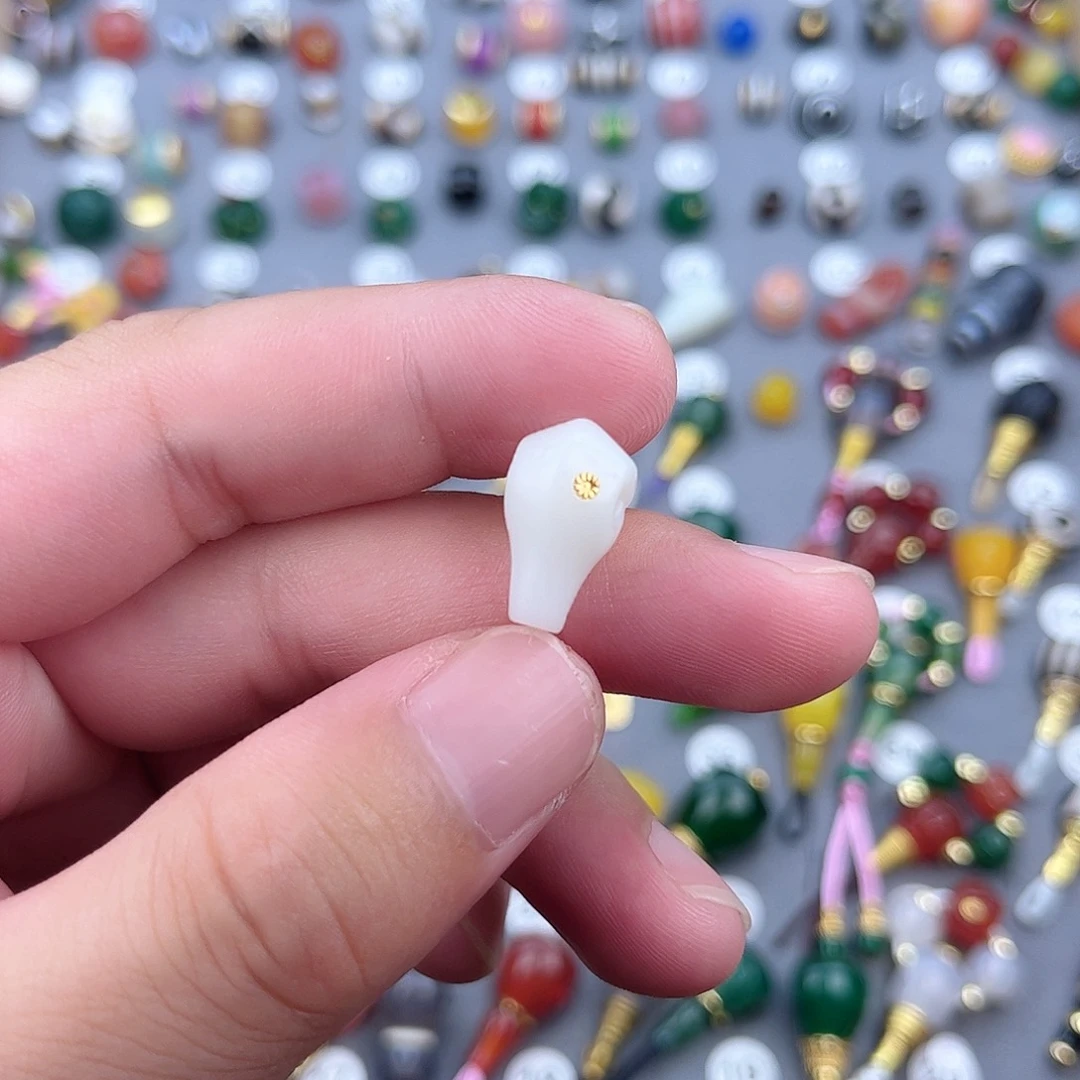 、***川玛瑙/玉髓饰品未镶嵌