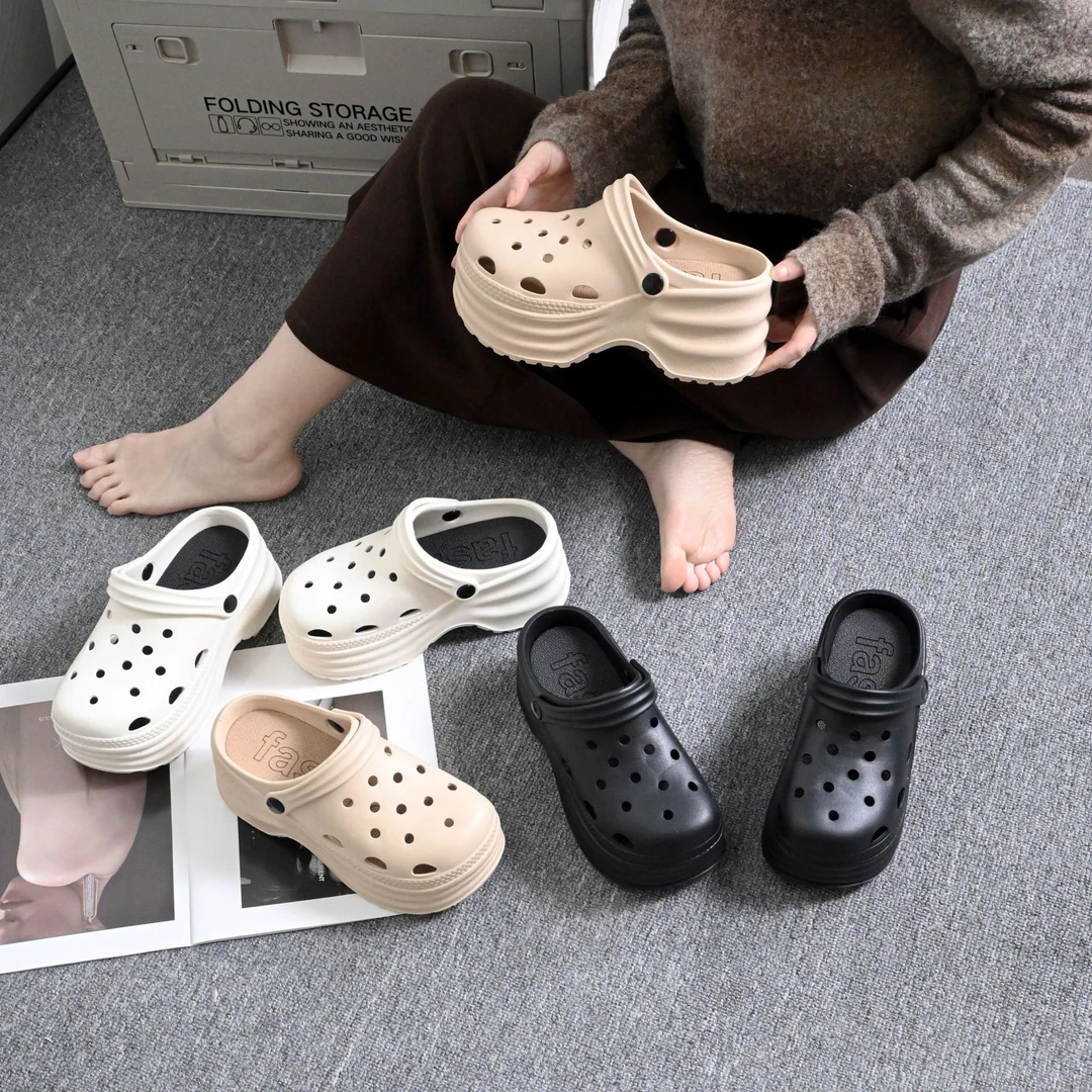 女士外穿洞洞鞋软底厚底增高一字拖2025年春夏新款凉拖两穿沙滩鞋