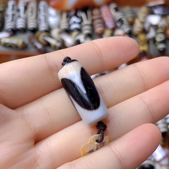 未镶嵌颈饰玛瑙/玉髓?**?