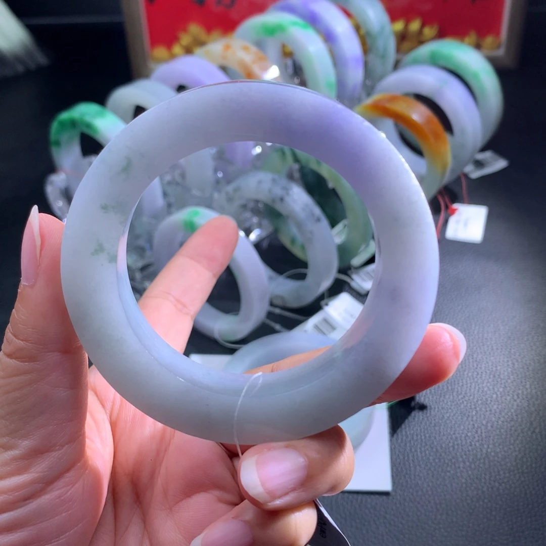 定制翡翠未镶嵌翡翠手镯